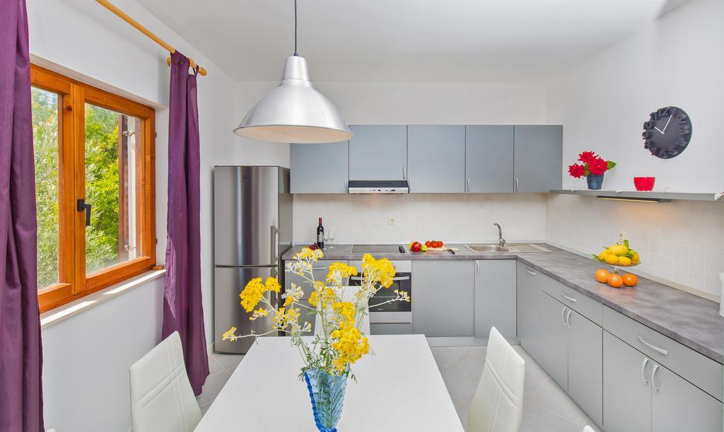 Donje Celo Apartment Lujak מראה חיצוני תמונה