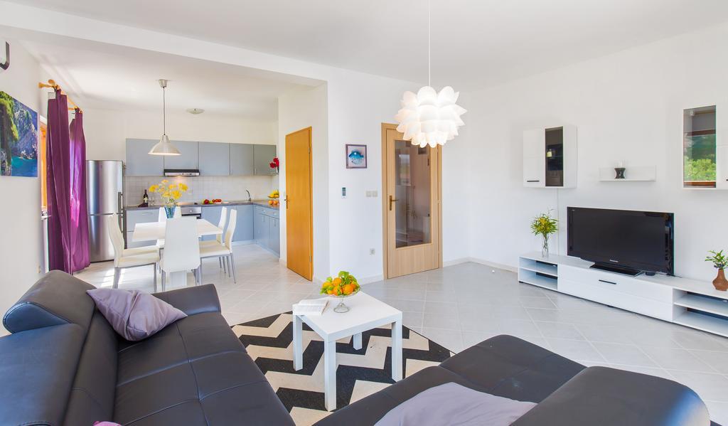 Donje Celo Apartment Lujak מראה חיצוני תמונה