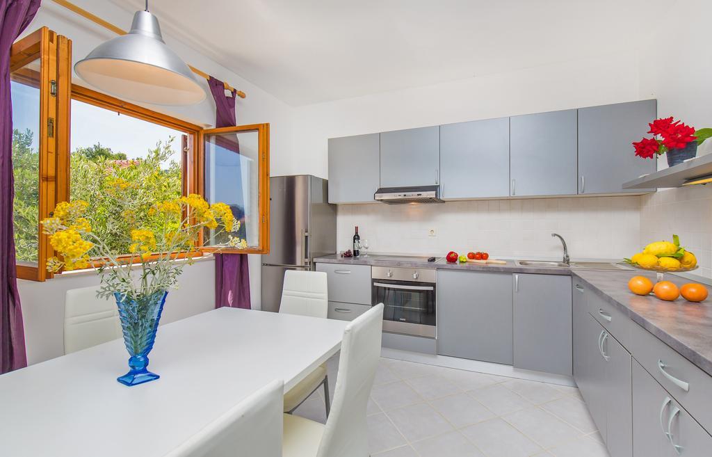 Donje Celo Apartment Lujak מראה חיצוני תמונה