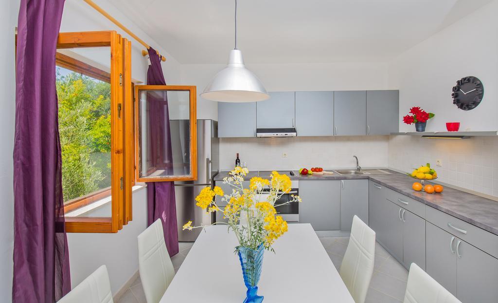 Donje Celo Apartment Lujak מראה חיצוני תמונה