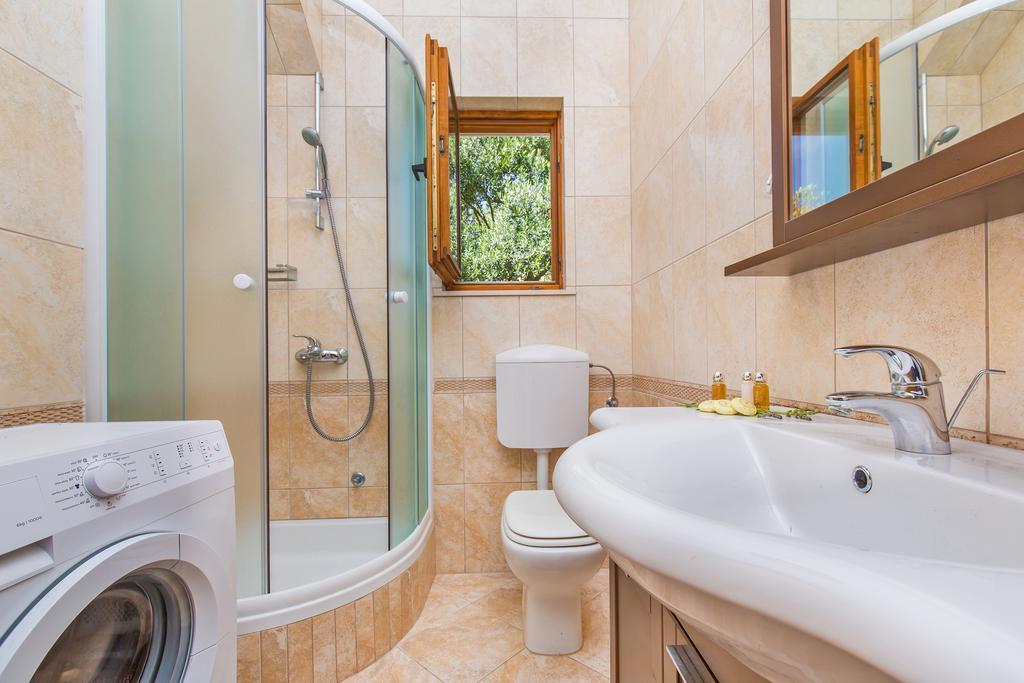 Donje Celo Apartment Lujak מראה חיצוני תמונה