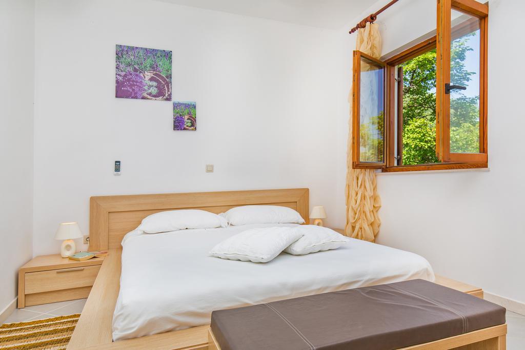 Donje Celo Apartment Lujak מראה חיצוני תמונה